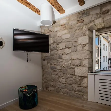 Luxury Split