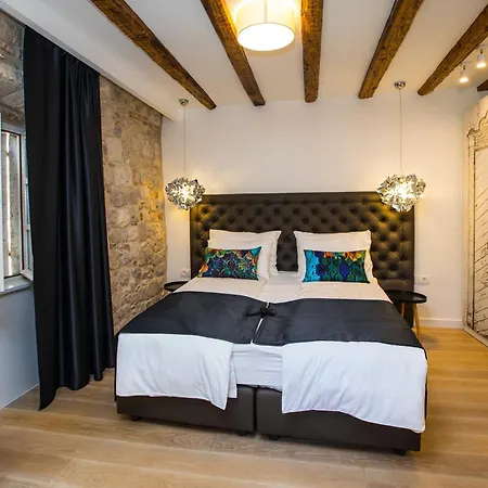 Luxury Split