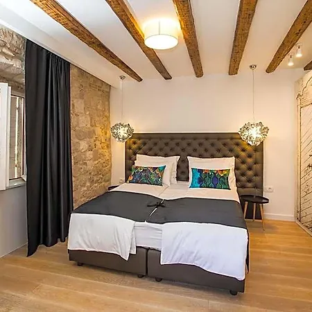 Luxury Split