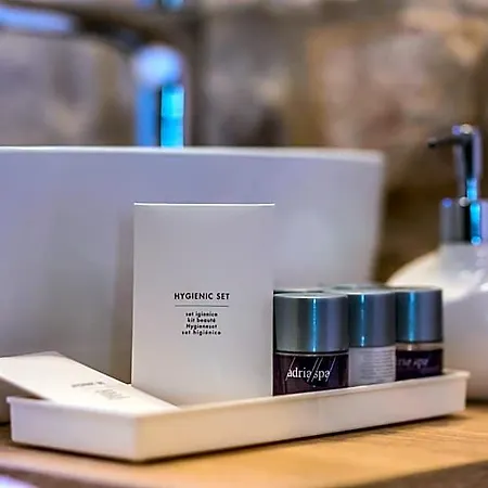 Luxury krevet i doručak 4*